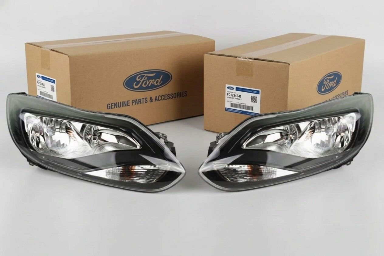 Ford Focus MK3 (2011-2014) Ön Far Takımı Sağ Sol Siyah Zemin Orijinal BM5113W030RBN