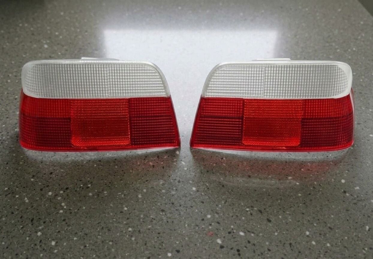 Ford Escort Sedan (1994-2001) Arka Stop Lamba Camı Takımı (Üstü Şeffaf / Altı Kırmızı) Crystal Clear Red