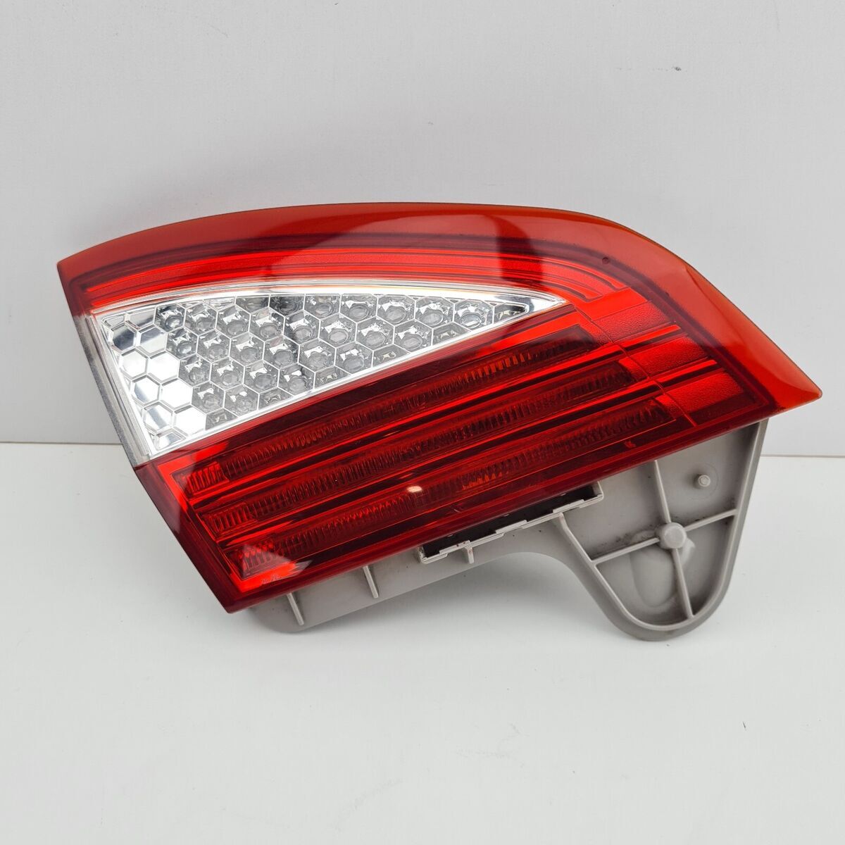 ford Mondeo İç bagaj Stop lambası  2007-2010 (SOL)