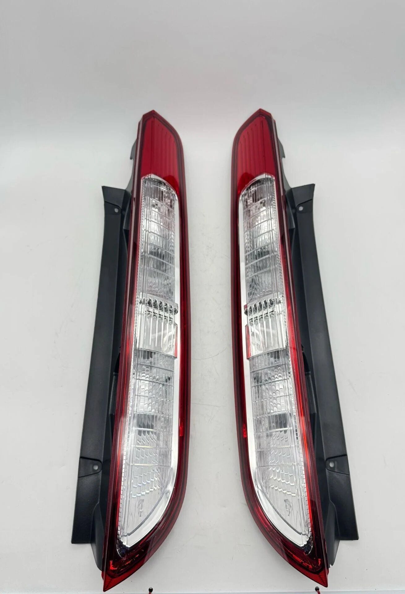 Ford Focus  2,5 Hatchback Arka Stop Lambası Sağ Sol Takım Ledsiz 2008-2011 - 8M51 13404 AD /05
