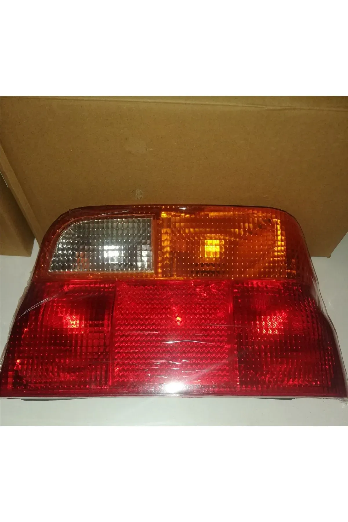Ford Escort Sağ Stop Lambası Sedan 1991-2000 (YAN SANAYİ)